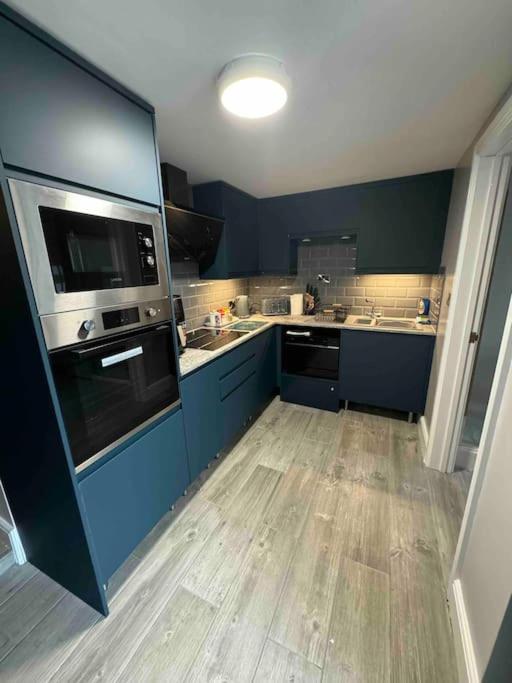 Quaint cottage close to Marina