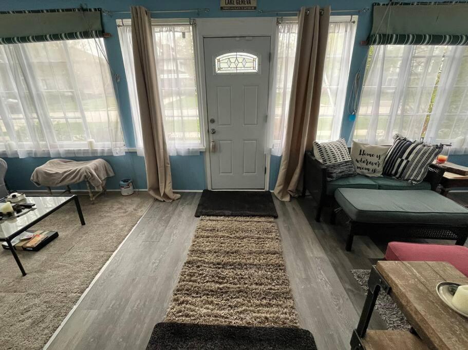 515Escape - Near downtown, private backyard, firepit, bbq, fun!