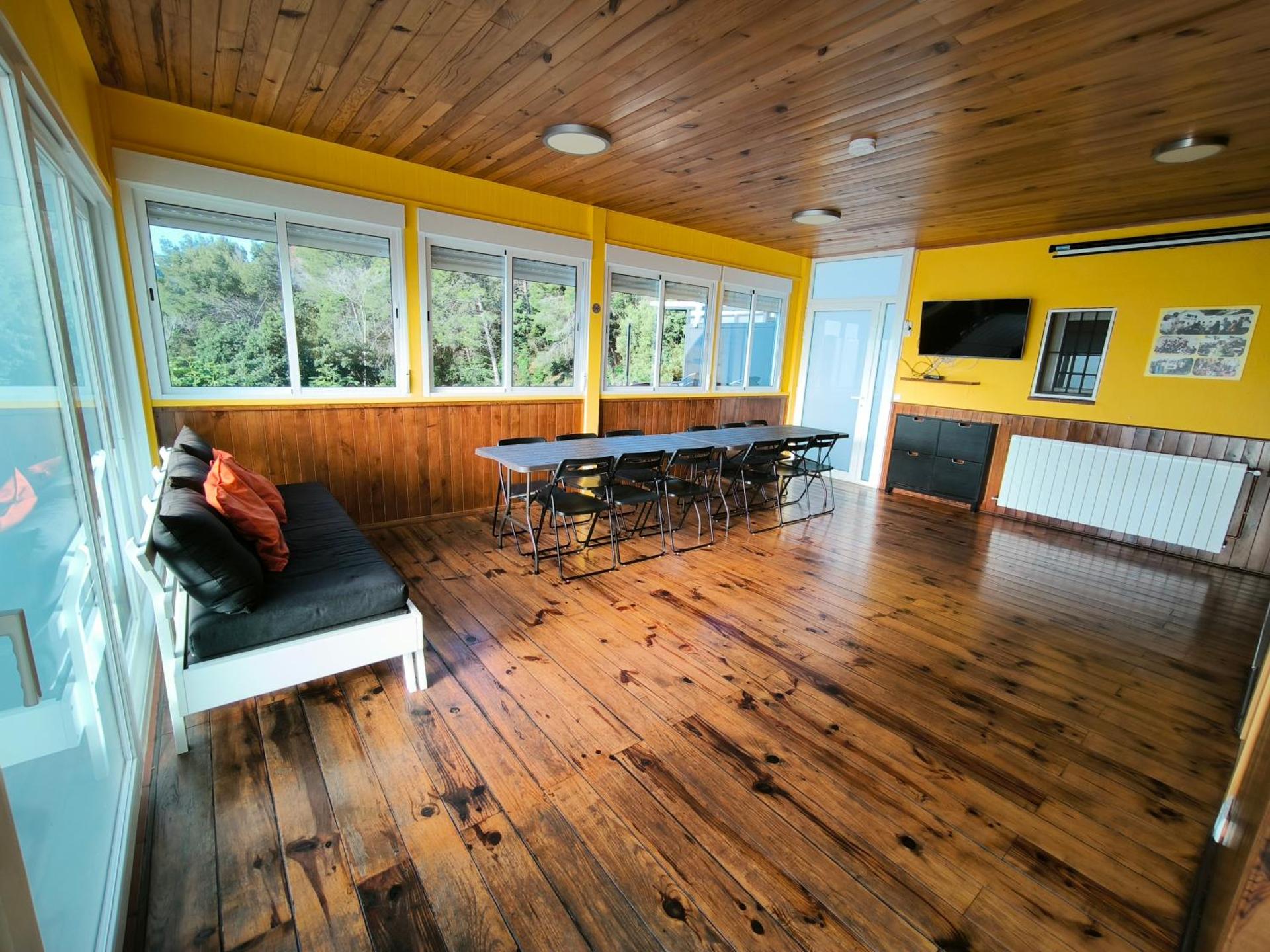 Communal lounge/ TV room