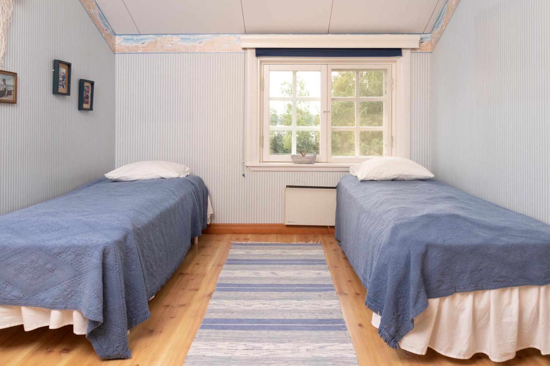 Double or Twin Room with Shared Bathroom