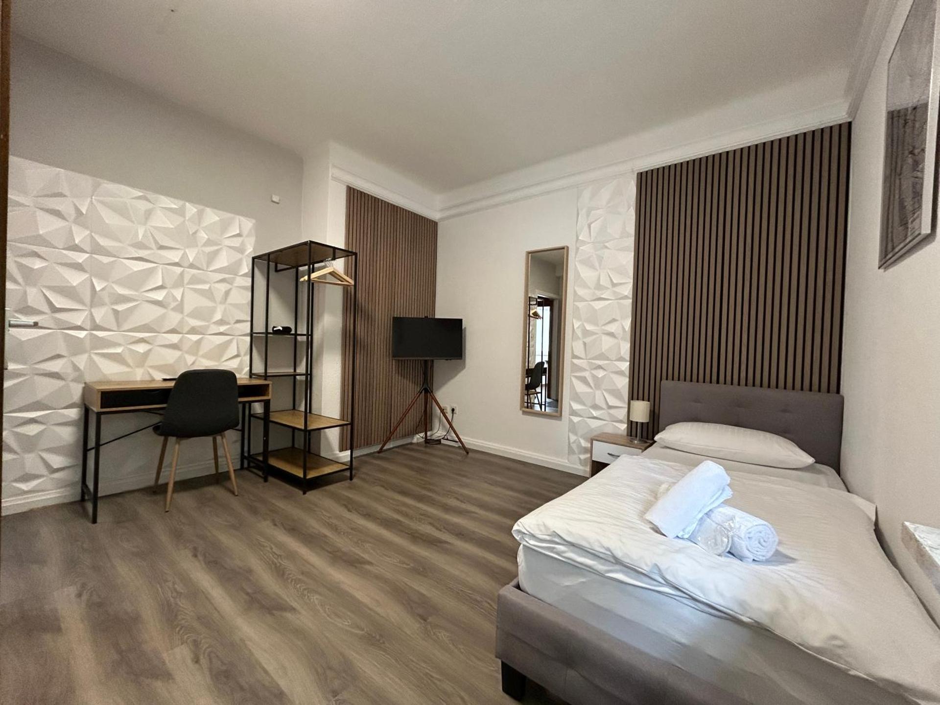 Riverside Airport Hotel