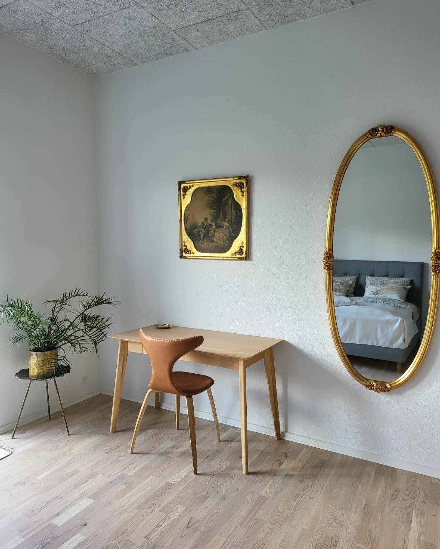 Modern & Homely Apartment - Free Parking