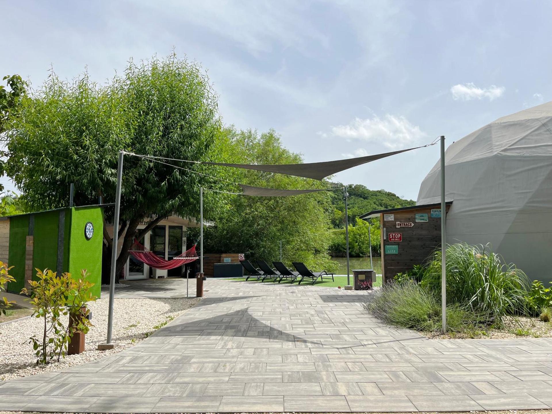 DOMEGLAMPING at FISHINGLAKE