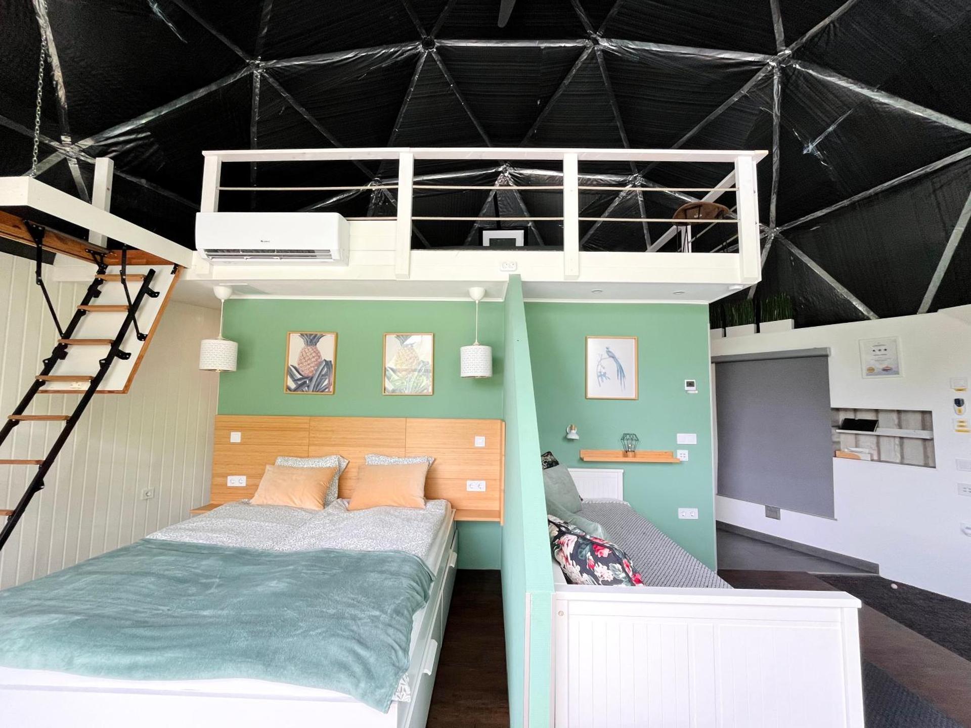 DOMEGLAMPING at FISHINGLAKE