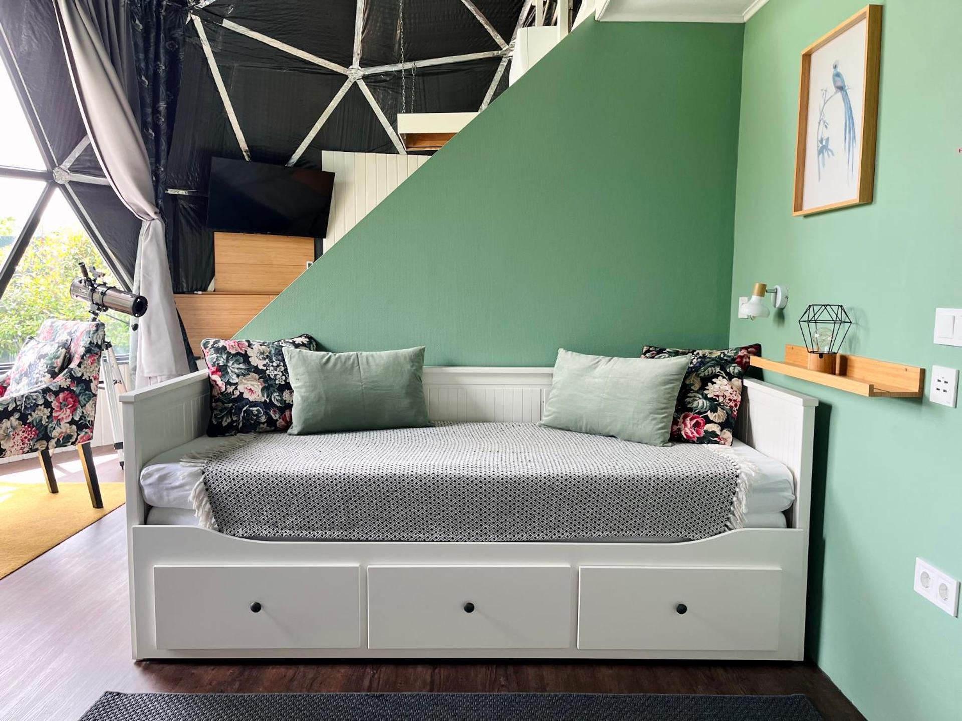 DOMEGLAMPING at FISHINGLAKE