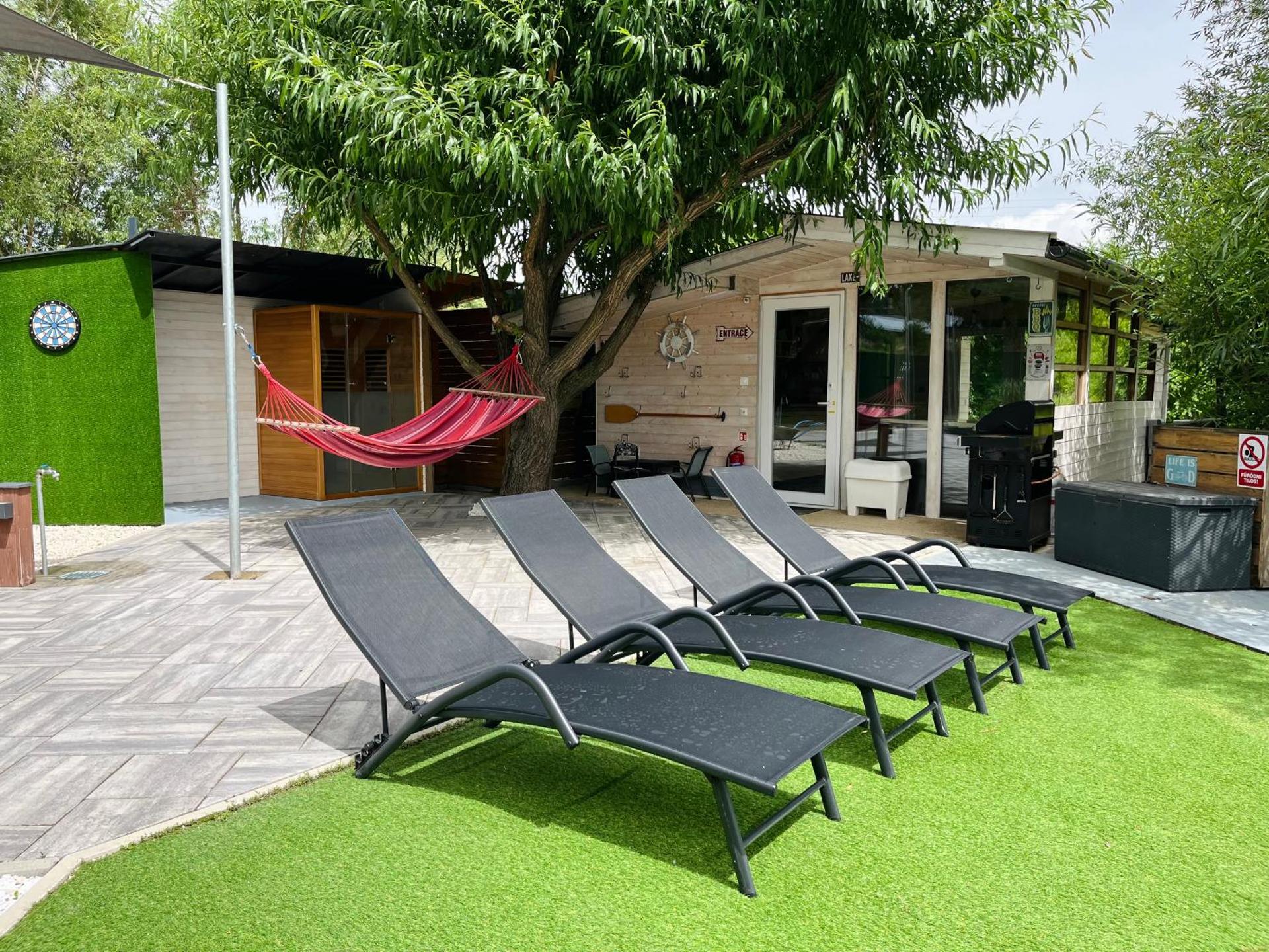 DOMEGLAMPING at FISHINGLAKE