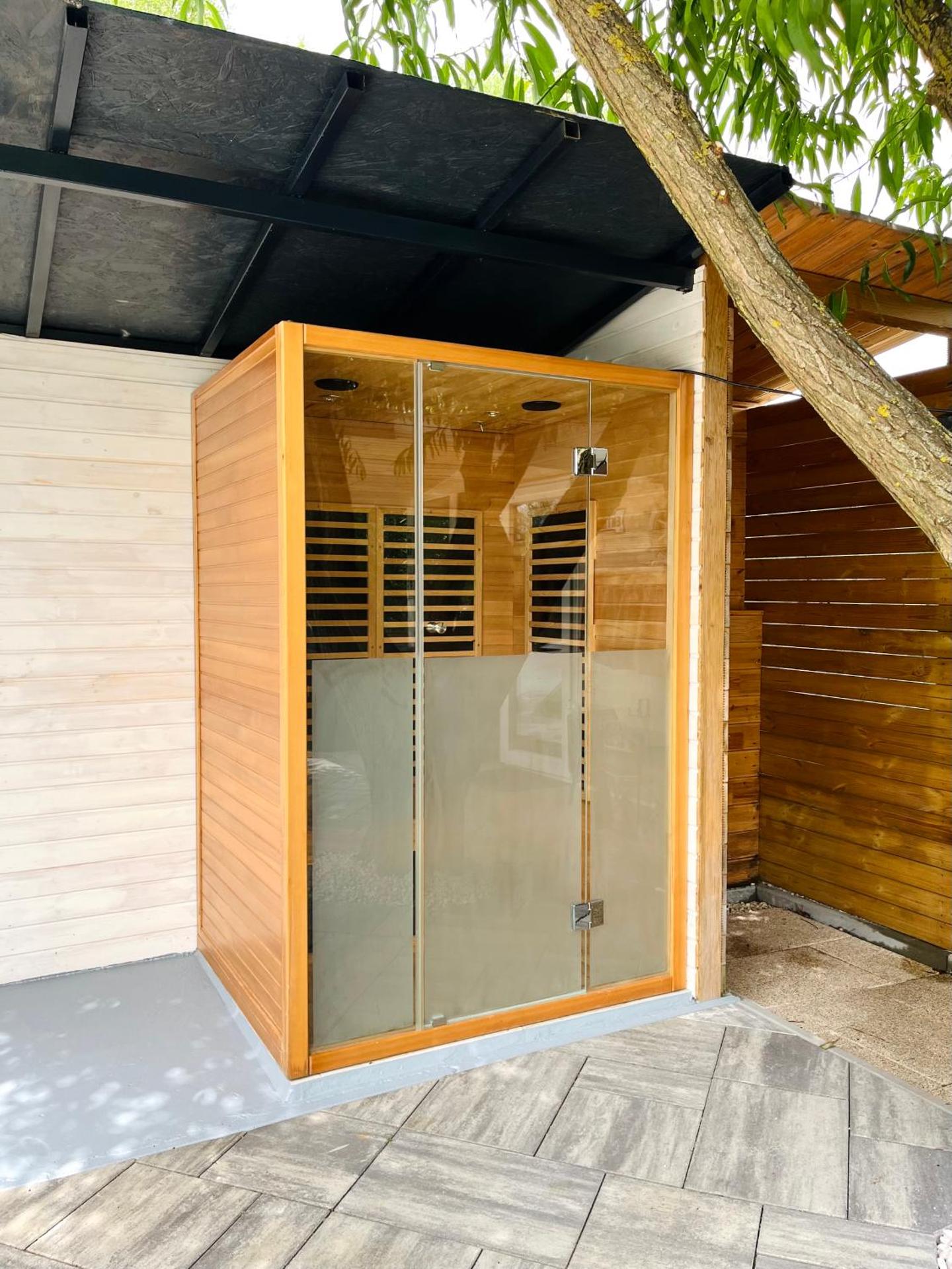 DOMEGLAMPING at FISHINGLAKE