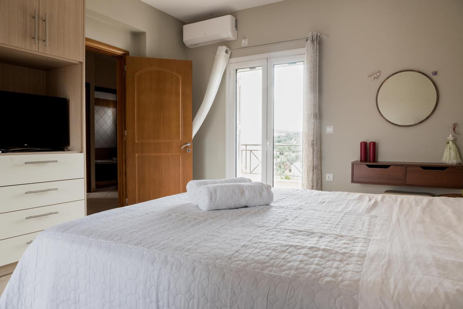 Villa Discover Evia - With Private Jacuzzi