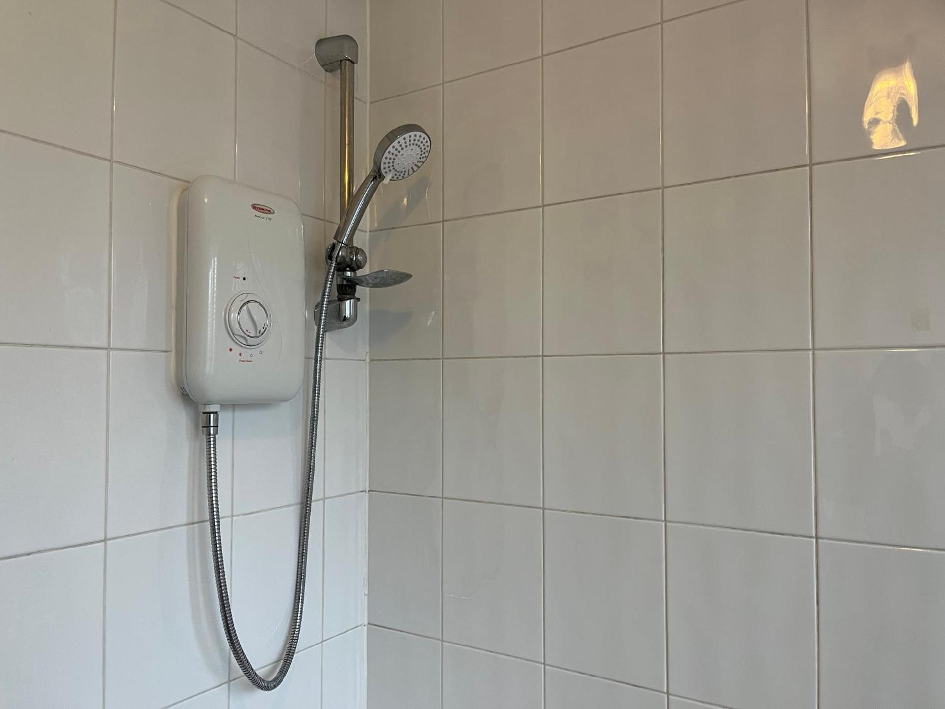 Kettering Service Accomodation 2BRH FreeParking Wifi Smart TV Tea & coffee