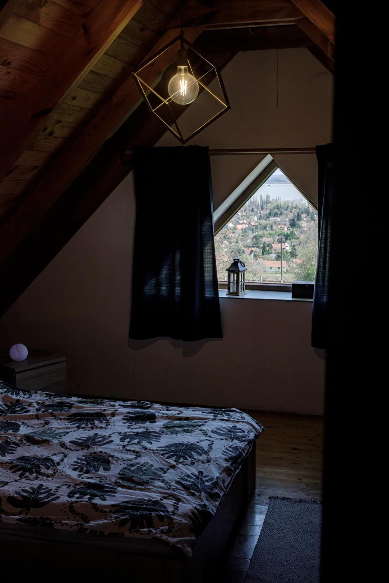 Ábrahámhegyi panorama hideout