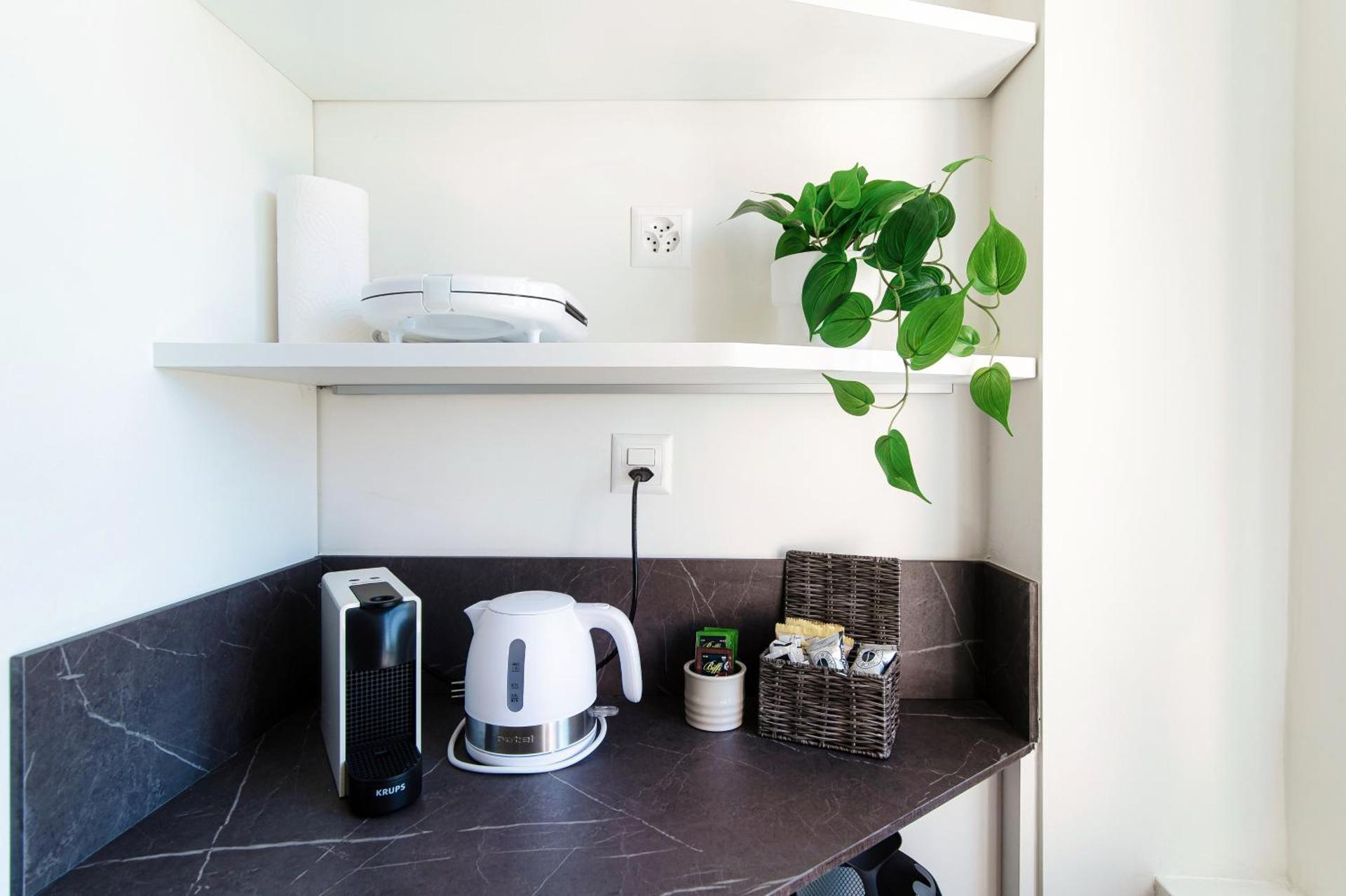 Dream Lake Apartments by Quokka 360 - Lake View