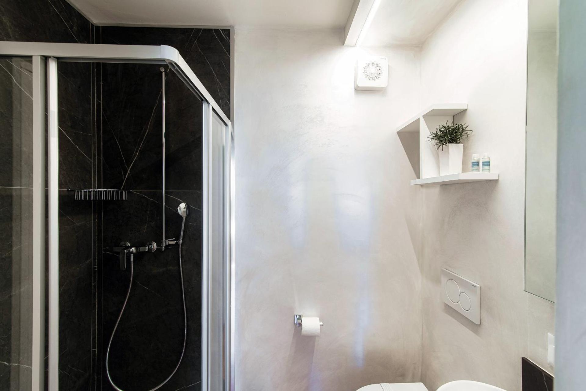 Dream Lake Apartments by Quokka 360 - Lake View