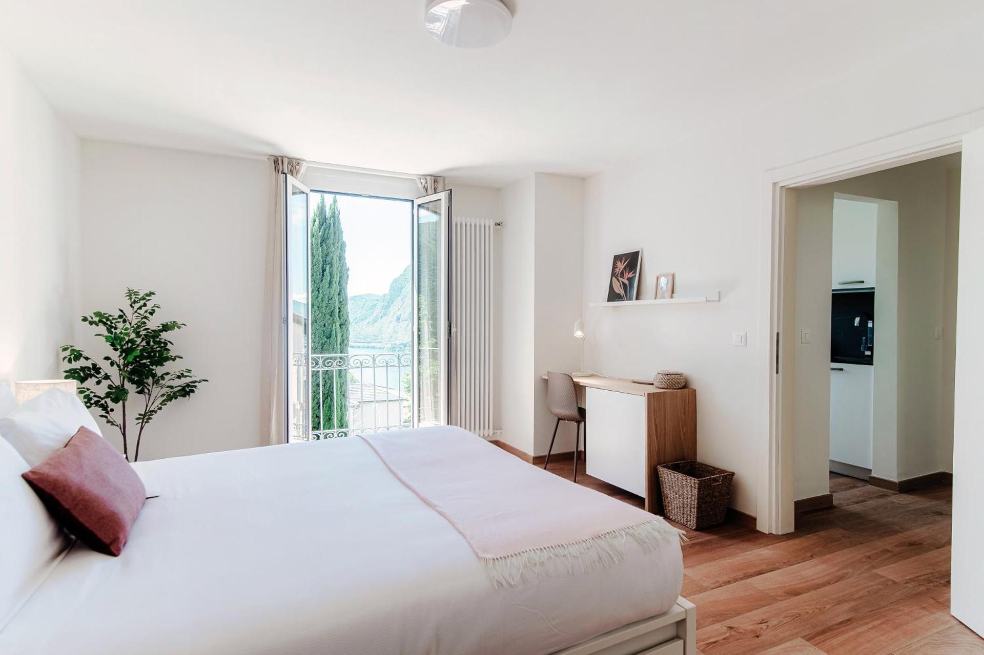 Dream Lake Apartments by Quokka 360 - Lake View