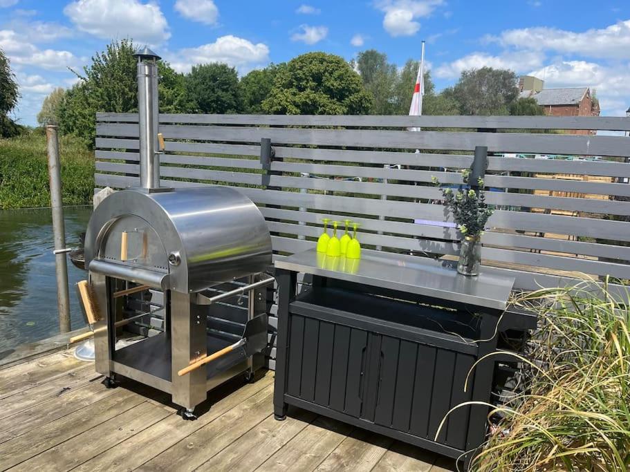 banks of the river avon