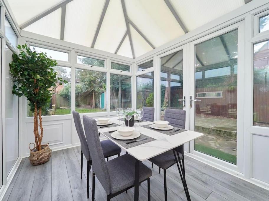 B92-HS2-NEC-BHX-Contractor's-guests welcome