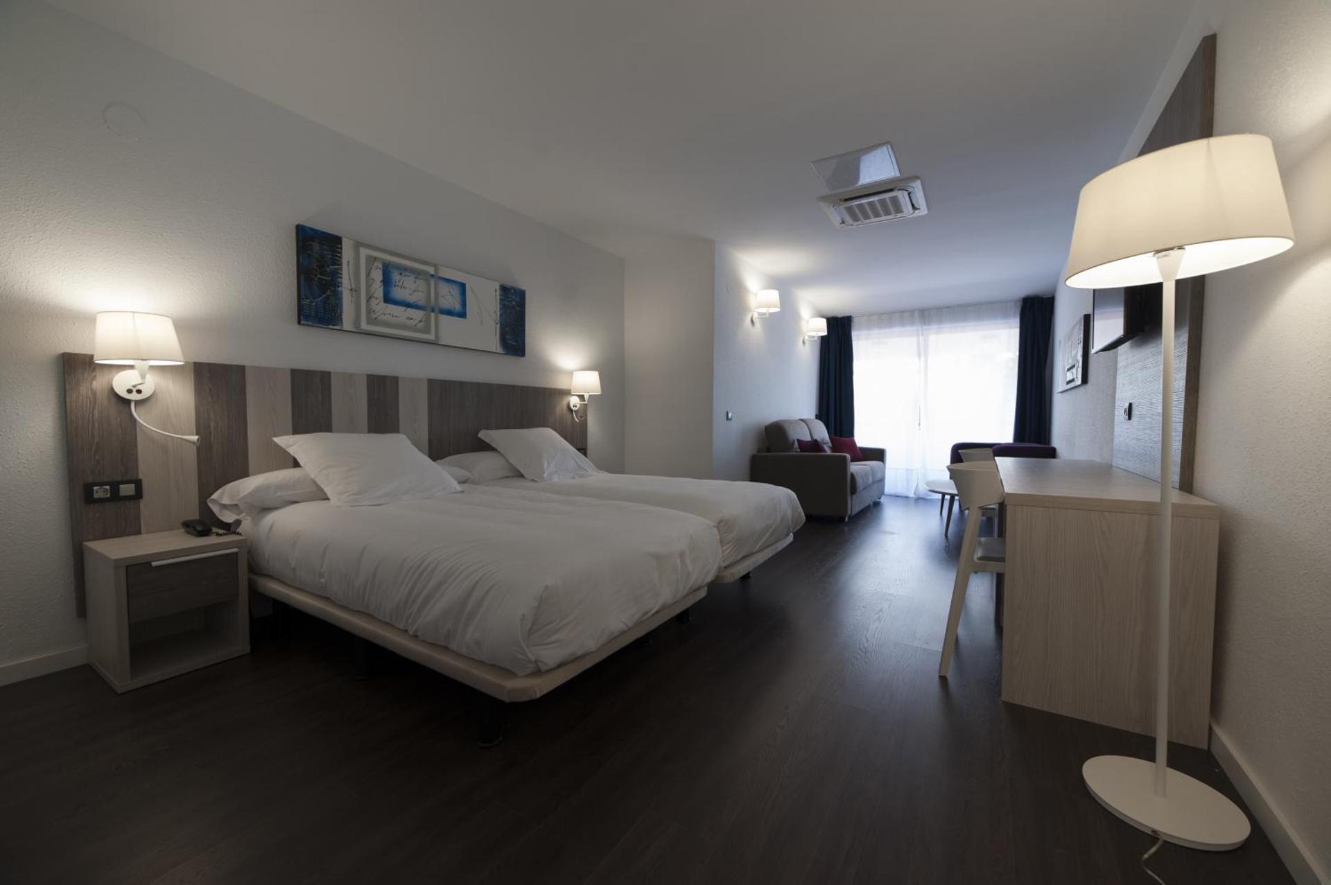 Photo of the whole room