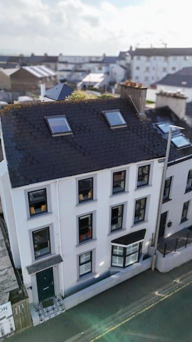 NEW - Large Portrush Townhouse