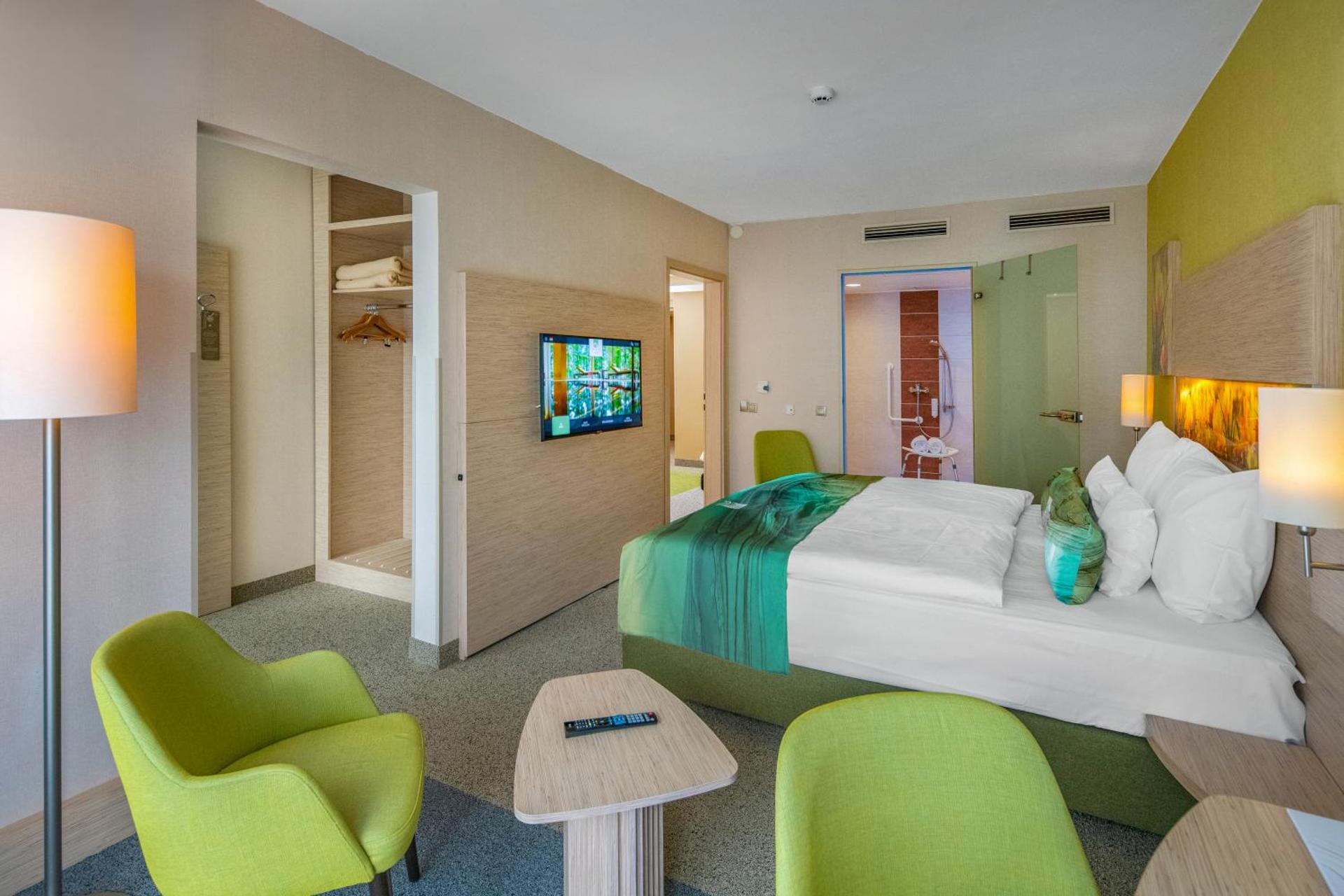 Photo of the whole room