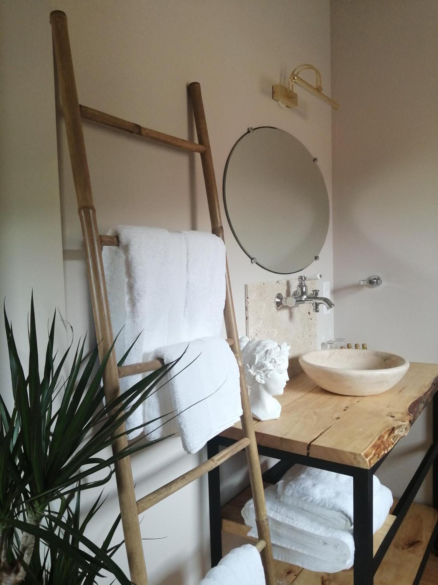 Moulin de Joumard, gîtes, chambres et table d'hôtes de charme , jacuzzi, sauna, piscine et bain nordique Etablissement 4 étoiles