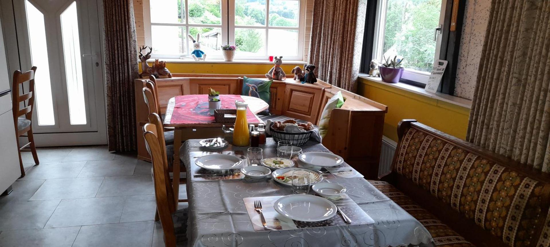 Communal lounge/ TV room