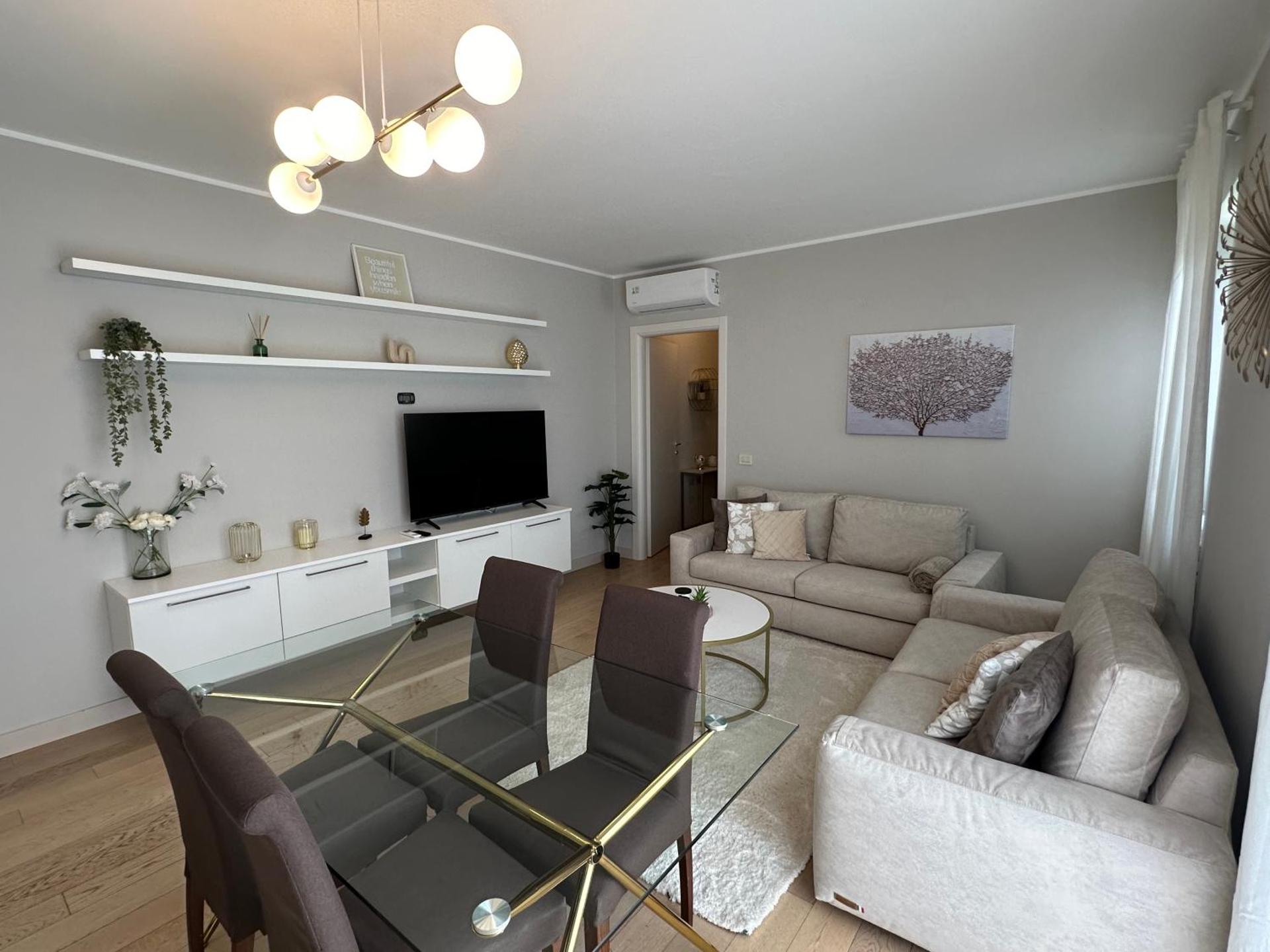 The Captain Apartments Marina next to Verbella Leonardo Academy MXP