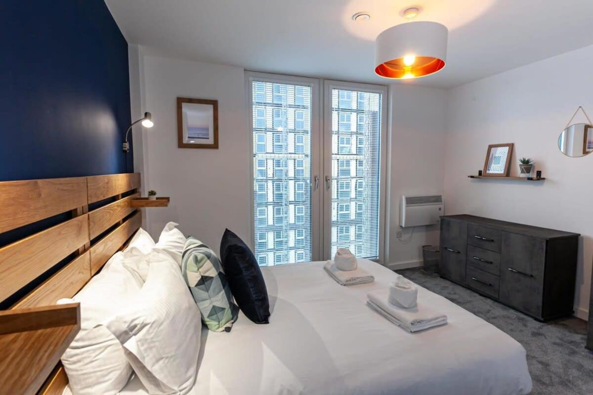 Superb 2 Bed Flat 5min to Old Trafford Stadium