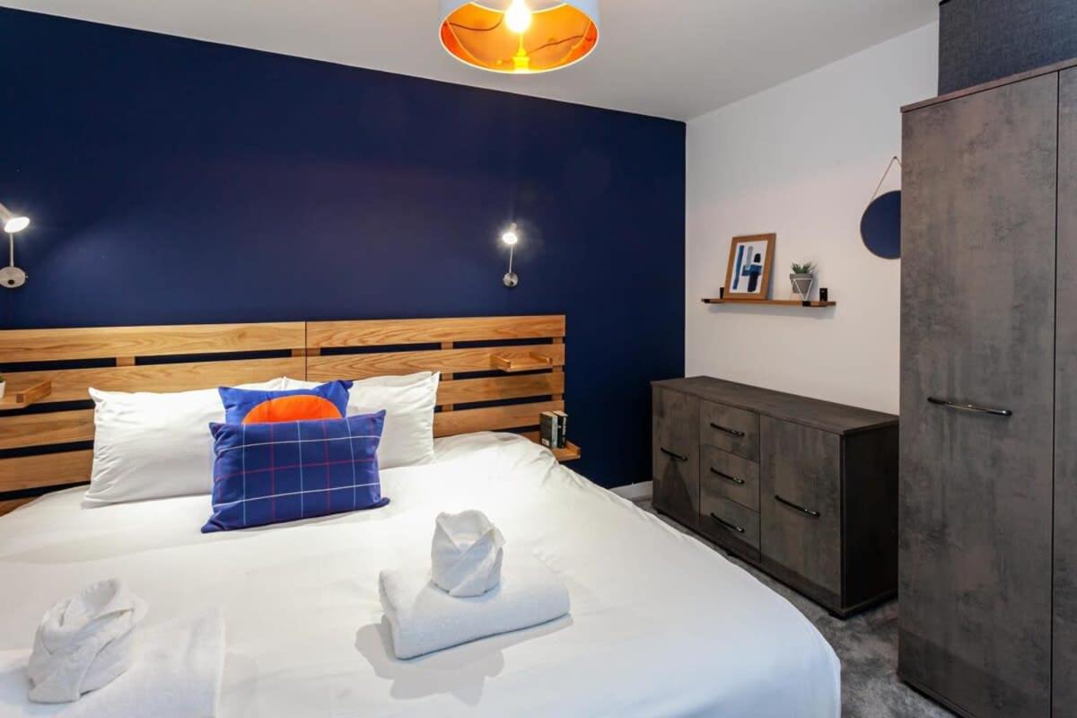 Superb 2 Bed Flat 5min to Old Trafford Stadium