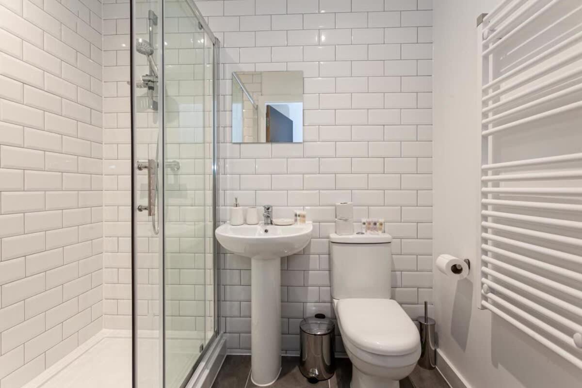 Superb 2 Bed Flat 5min to Old Trafford Stadium