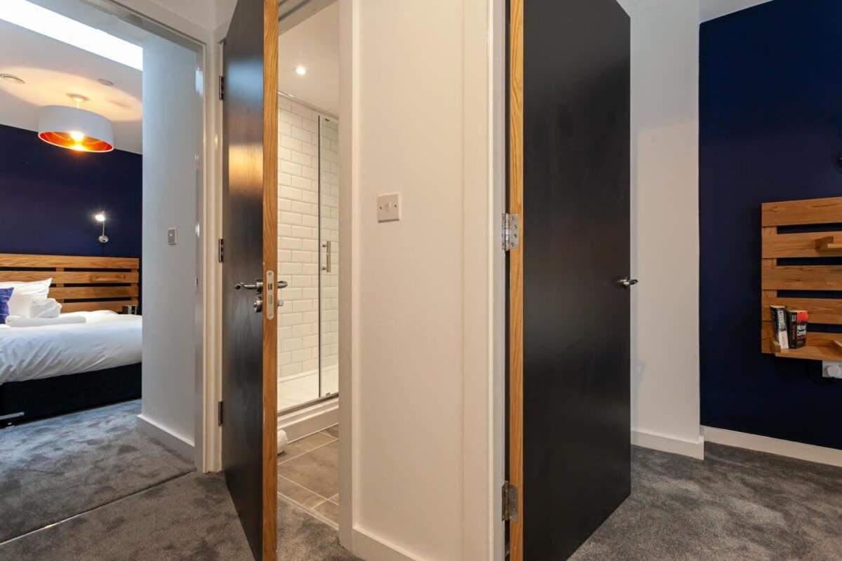 Superb 2 Bed Flat 5min to Old Trafford Stadium