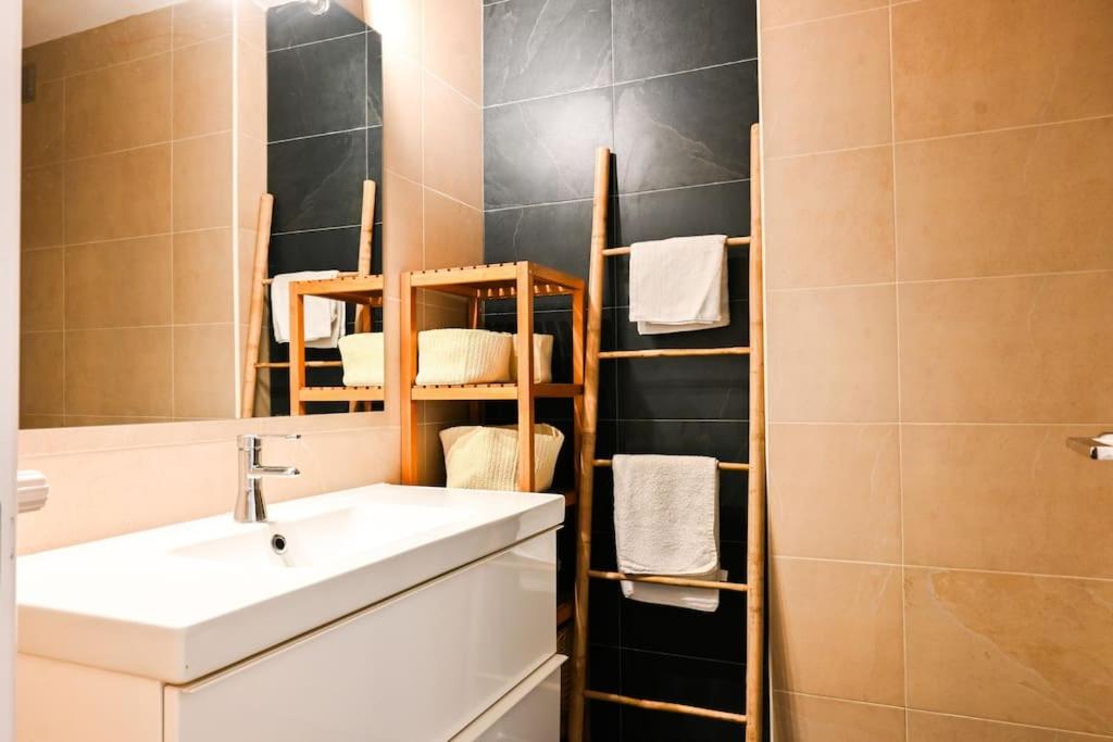 For You Rentals Cómodo apartamento TEMPORAL de un dormitorio CAR430