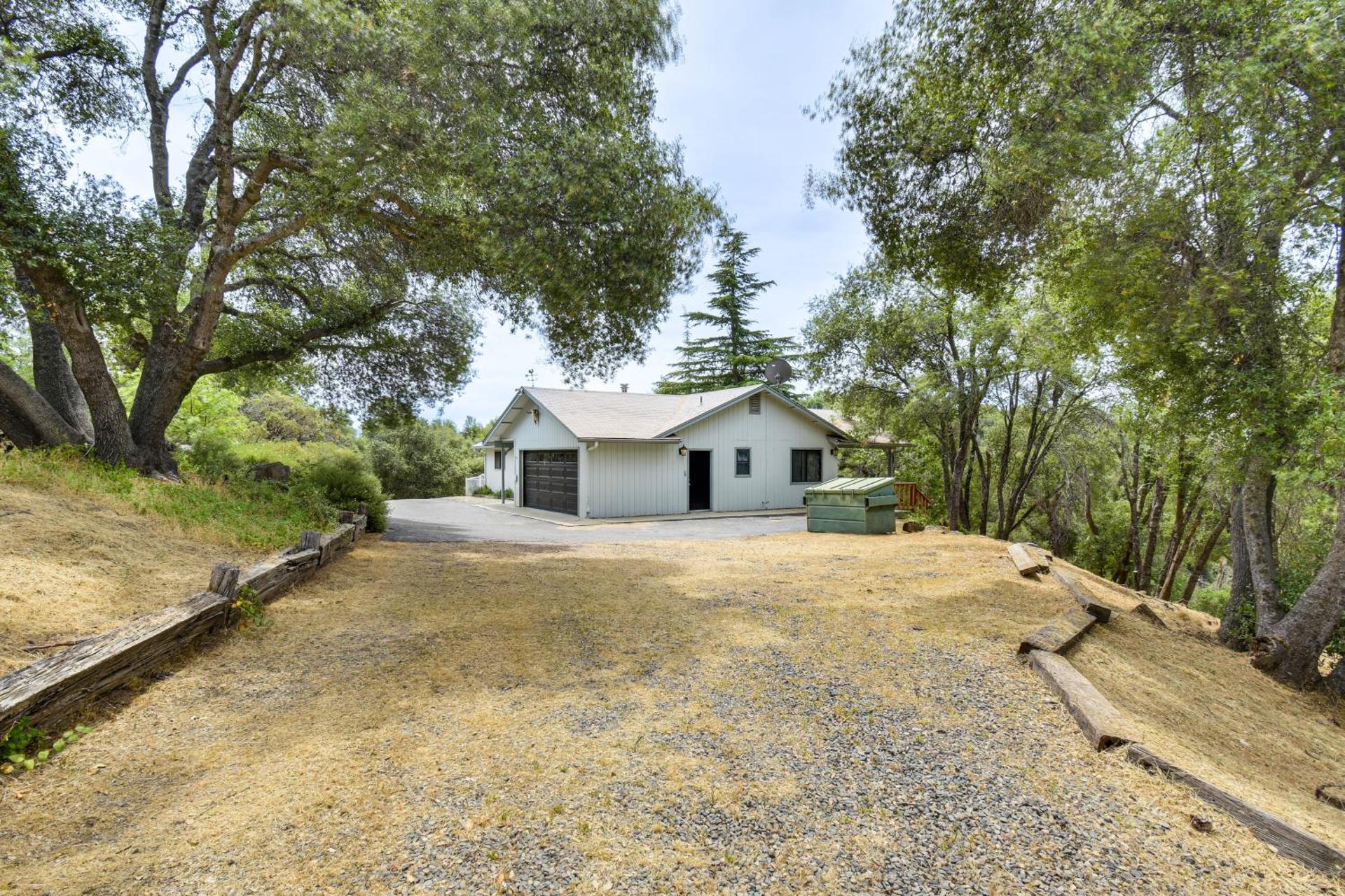 Yosemite Wellbeing Retreat on 5 Acres with Mtn Views