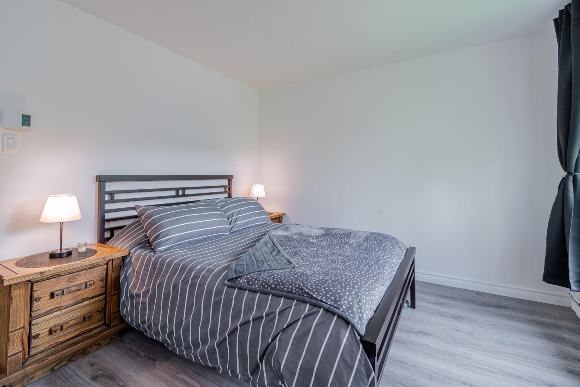 Superbe condo face aux pentes de ski Stoneham!!!