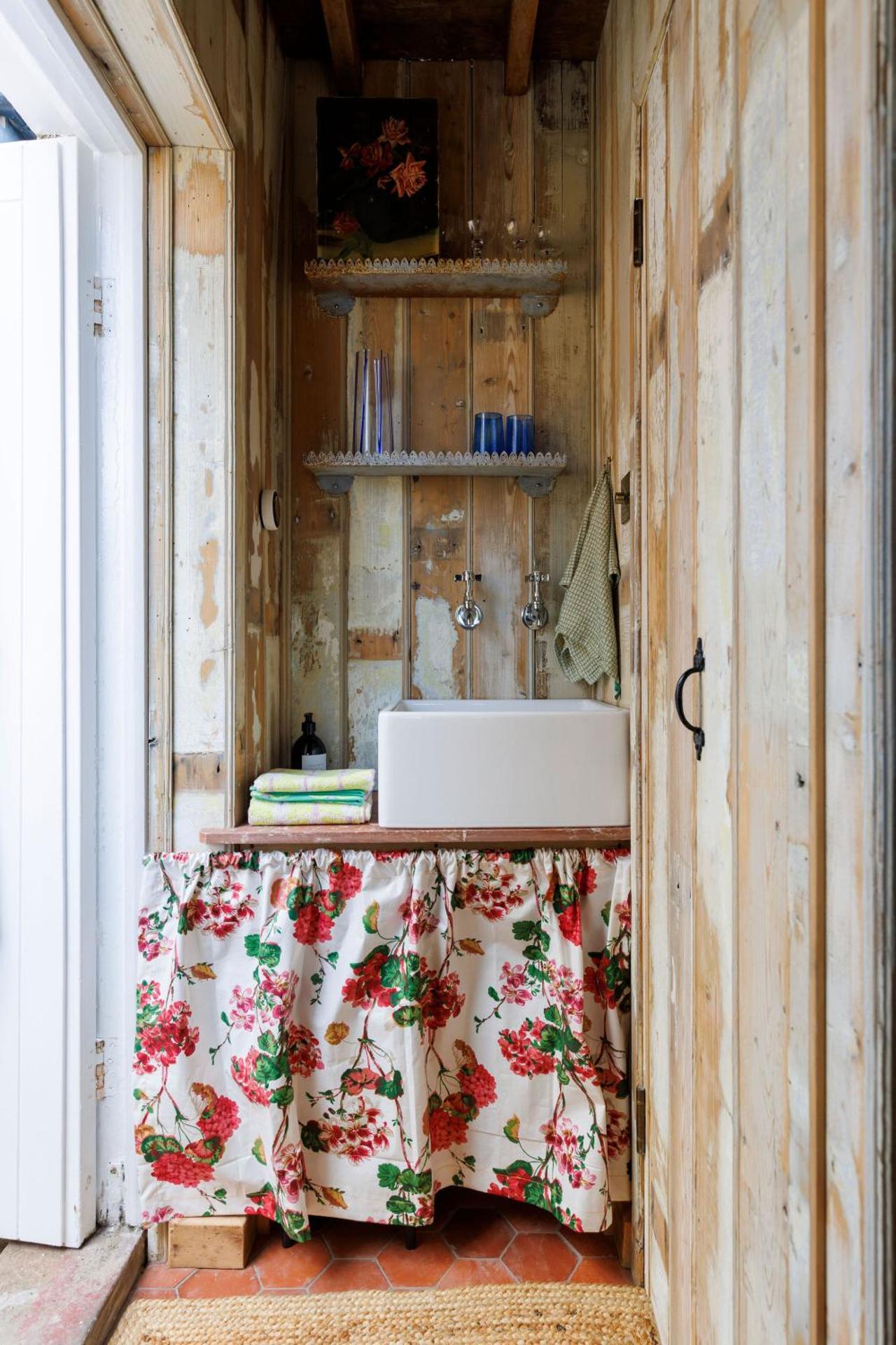 15 Bond Street by The Butler Collection