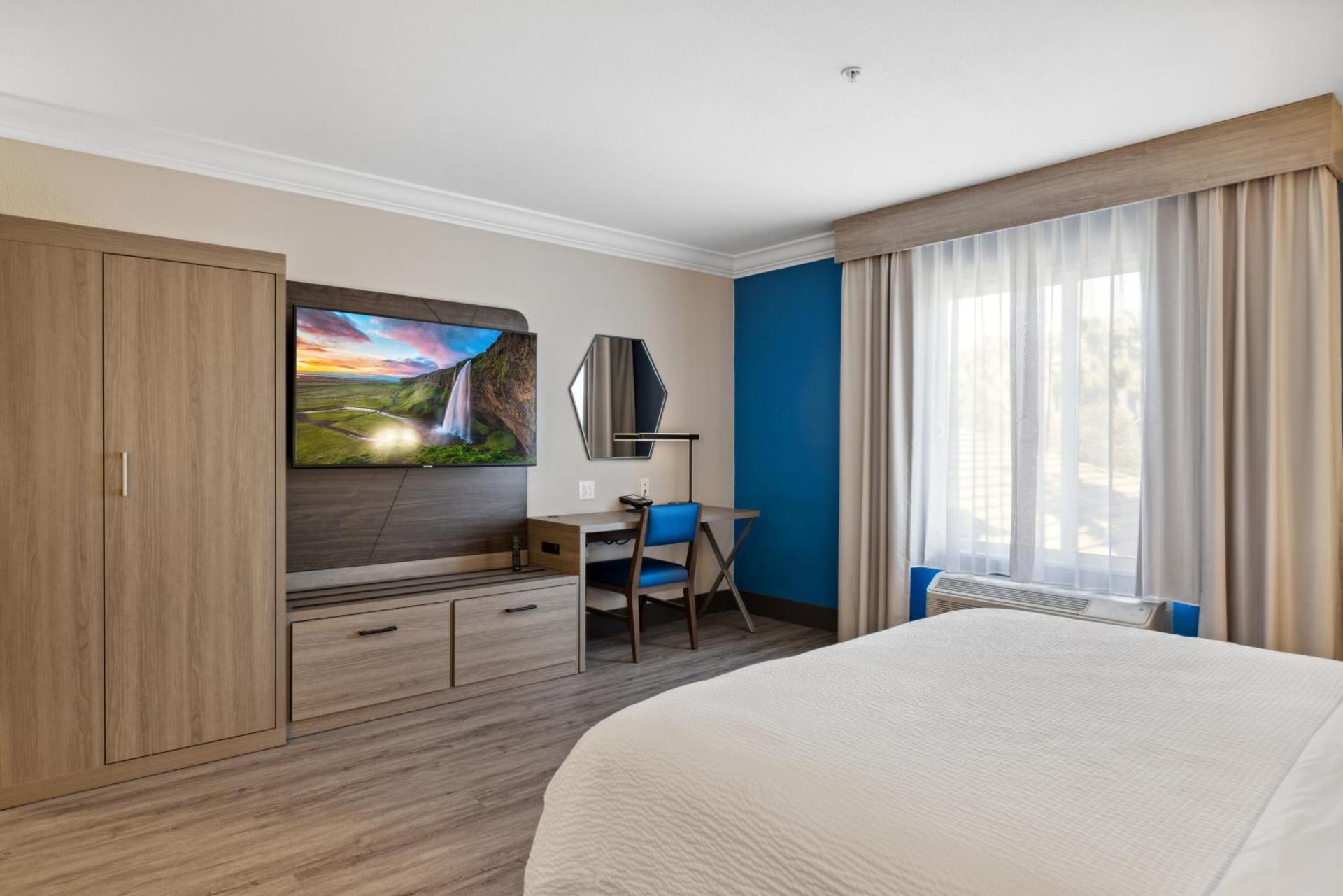 Holiday Inn Express Hotel & Suites Vacaville by IHG