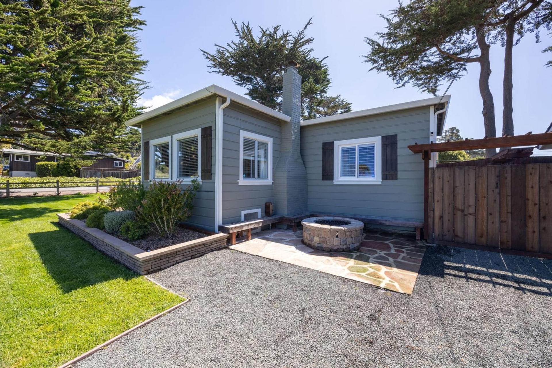 Coastal Charm Inviting 3 BR Montara Home