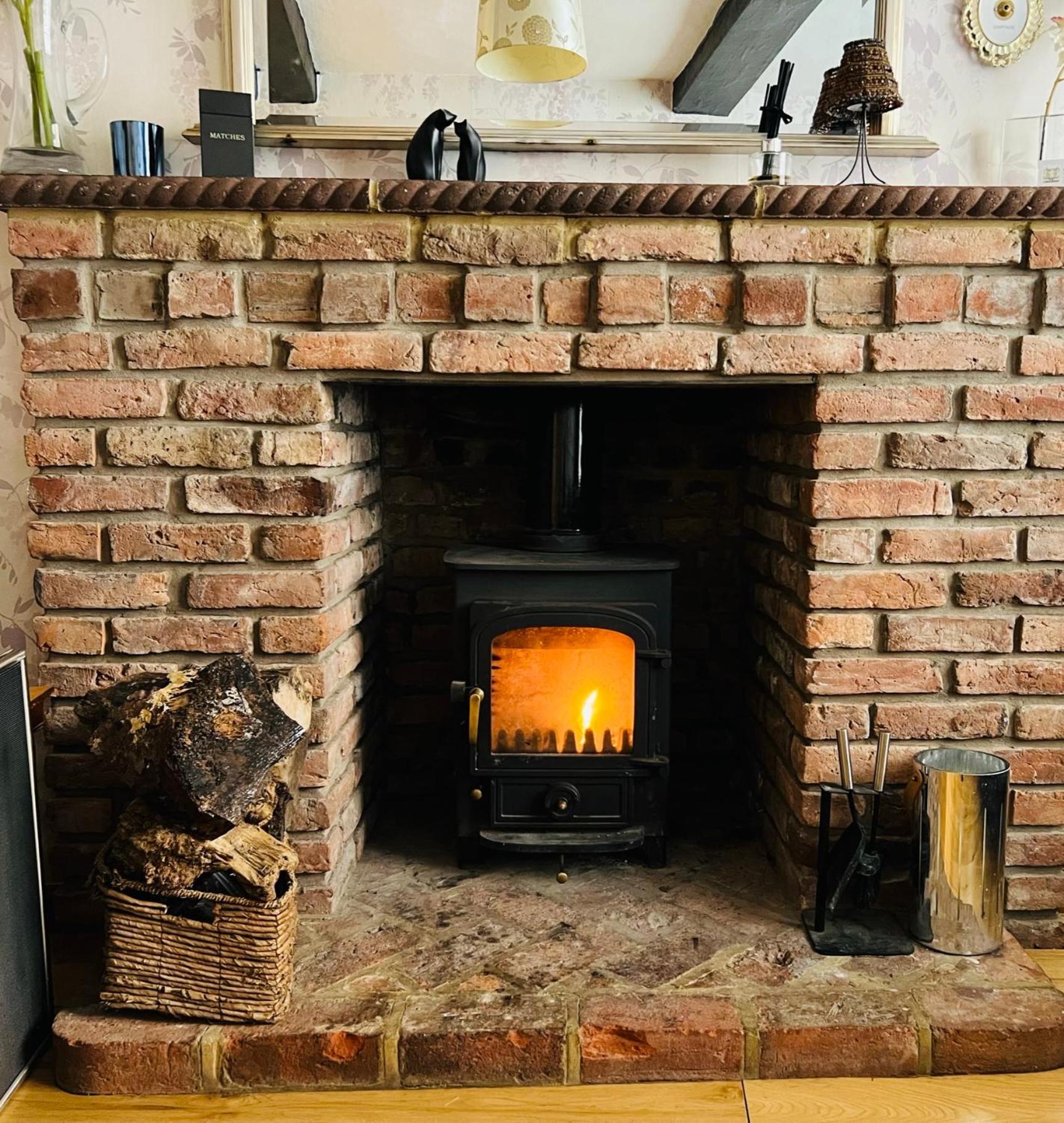 Crescent Cottage, sleeps 8, pet friendly