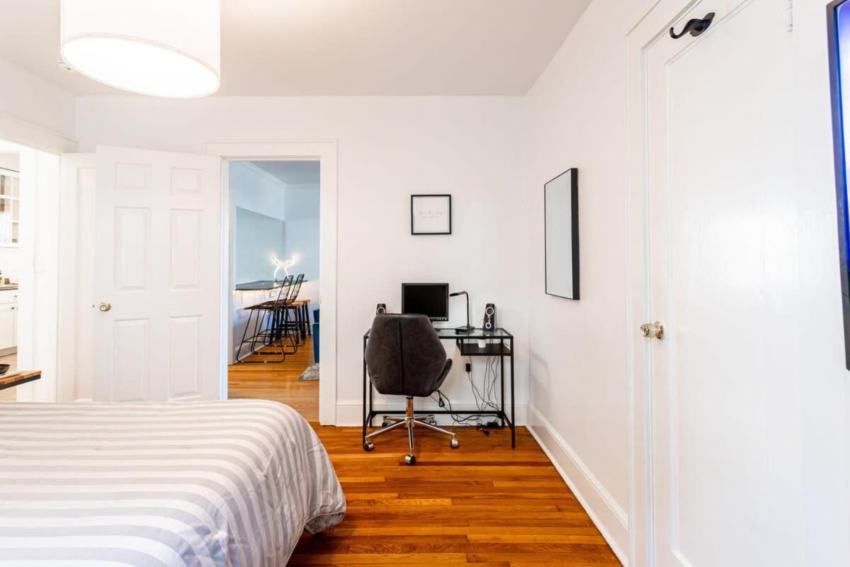 The Blue Sapphire 2BR 2 King beds & ample backyard