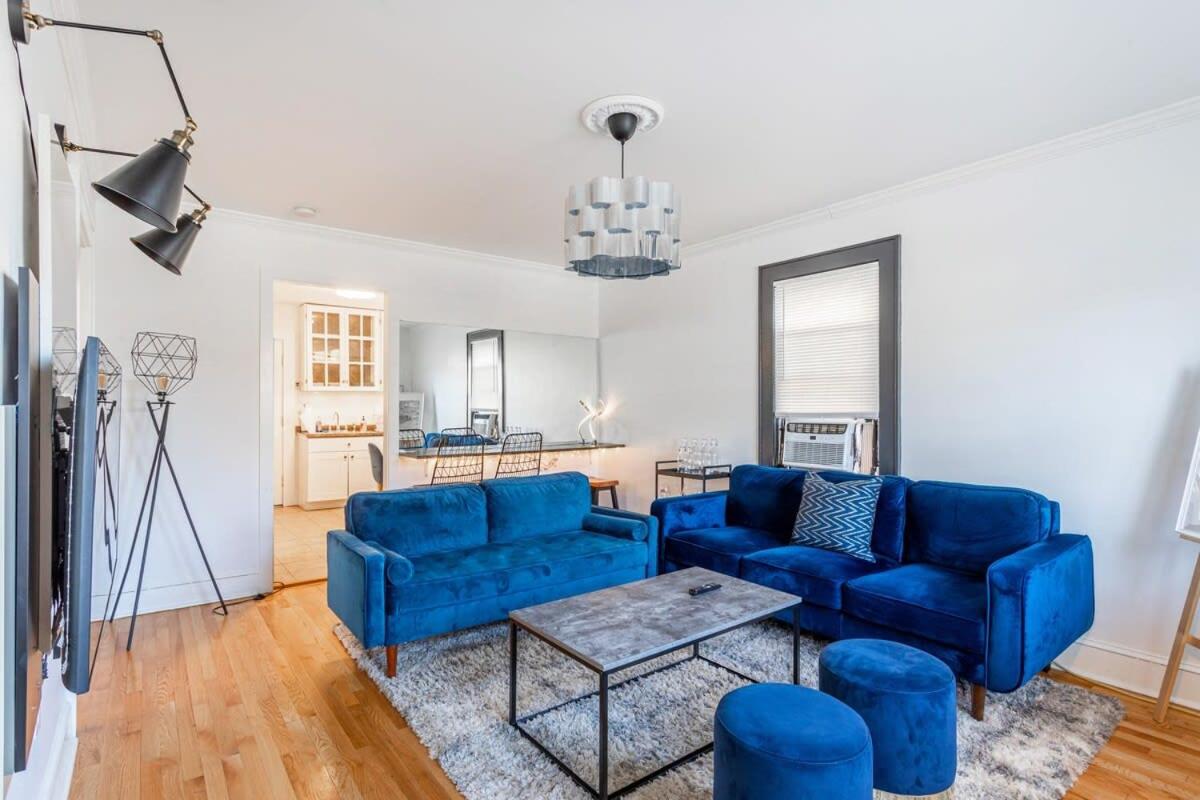 The Blue Sapphire 2BR 2 King beds & ample backyard