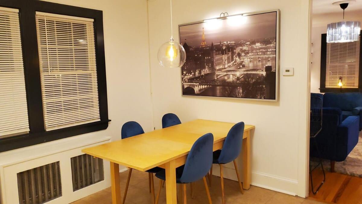 The Blue Sapphire 2BR 2 King beds & ample backyard