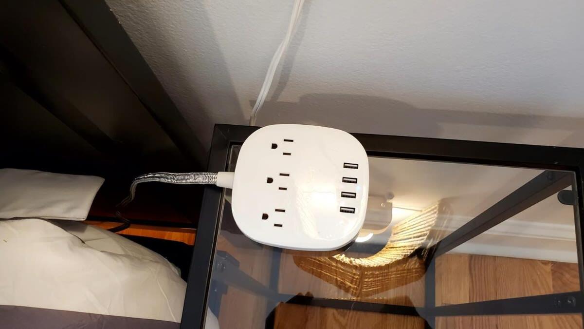 The Blue Sapphire 2BR 2 King beds & ample backyard