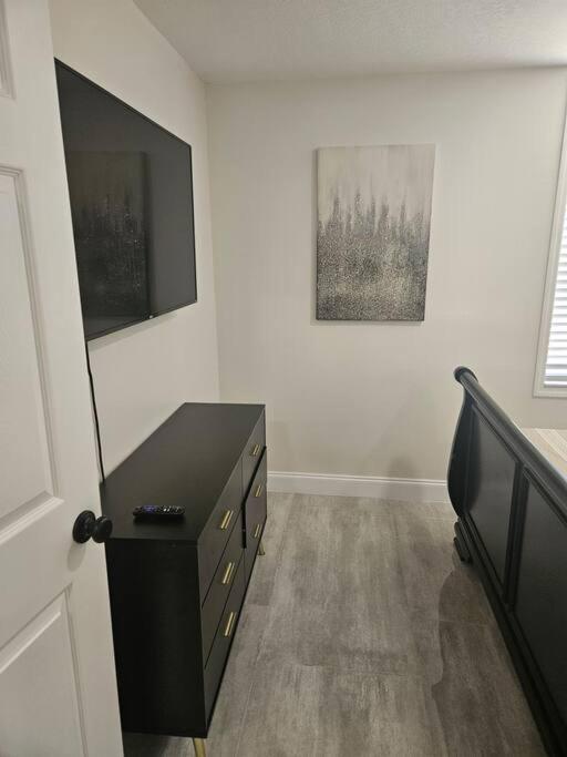 Cozy Two Bedrooms Apartment in Valrico