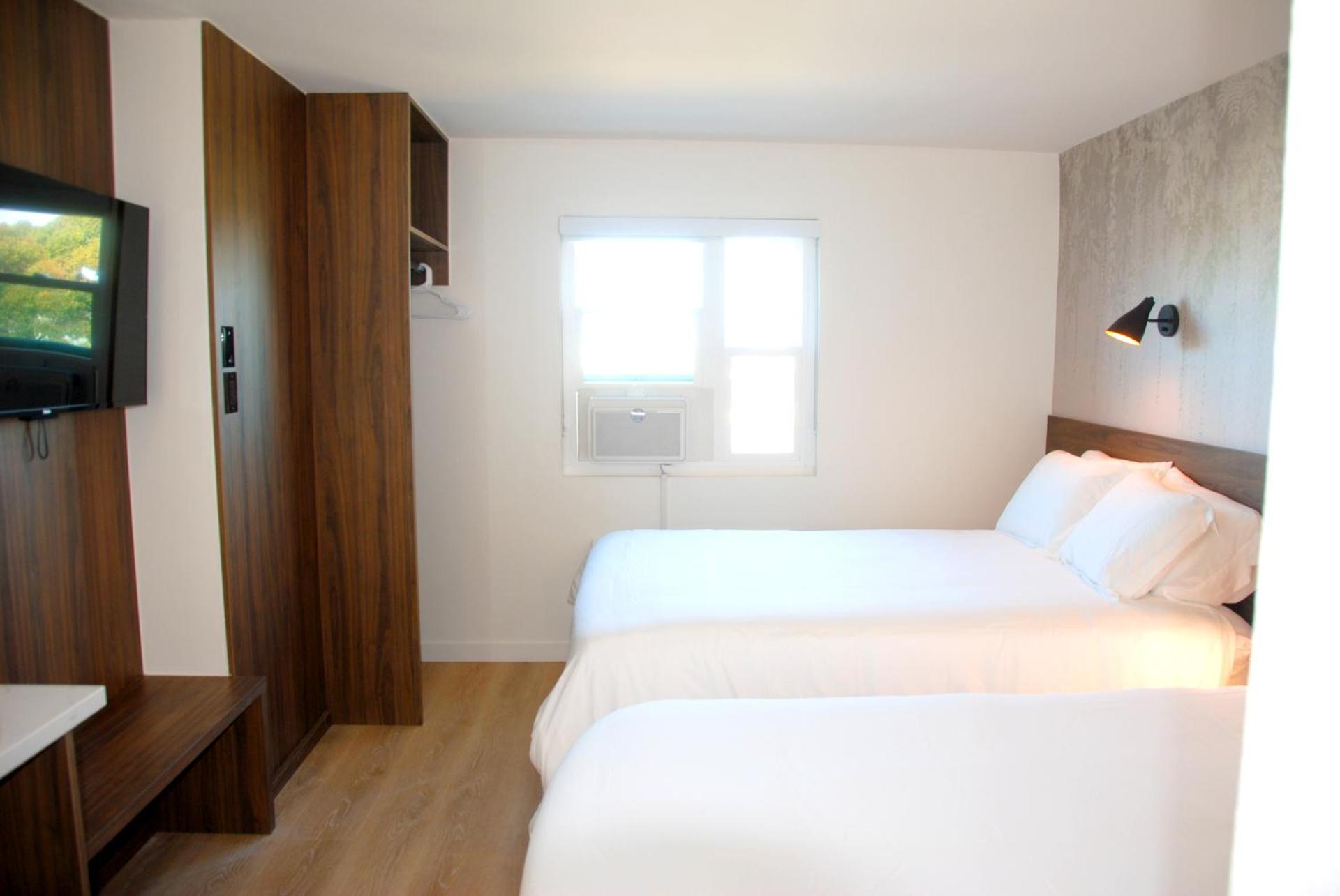 Uptown Inn - Limited Service Apart-Hotel