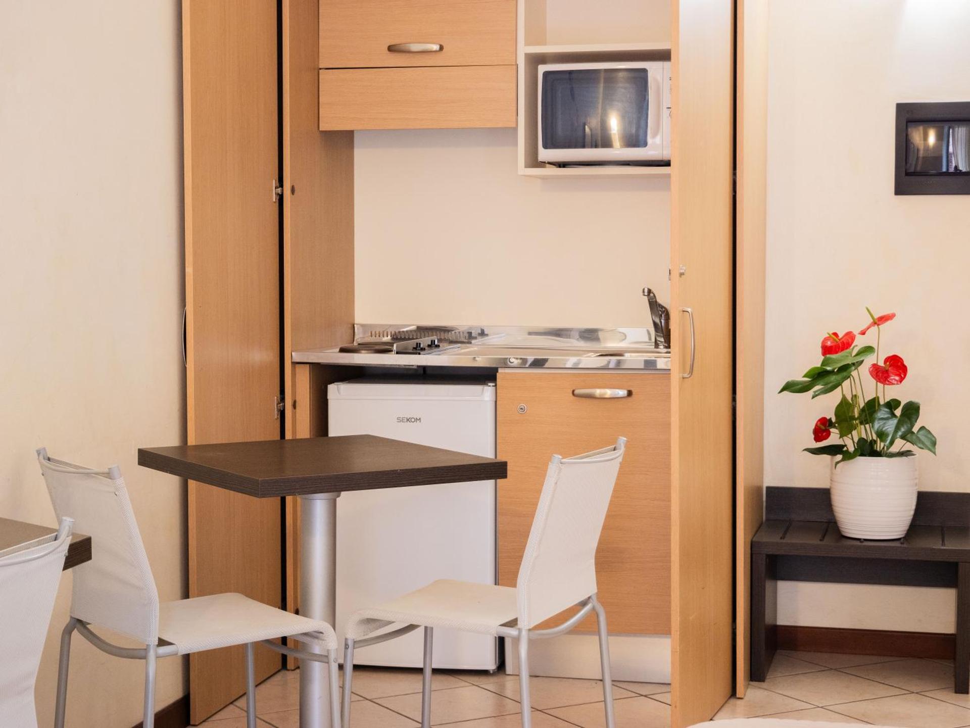 Kitchen or kitchenette