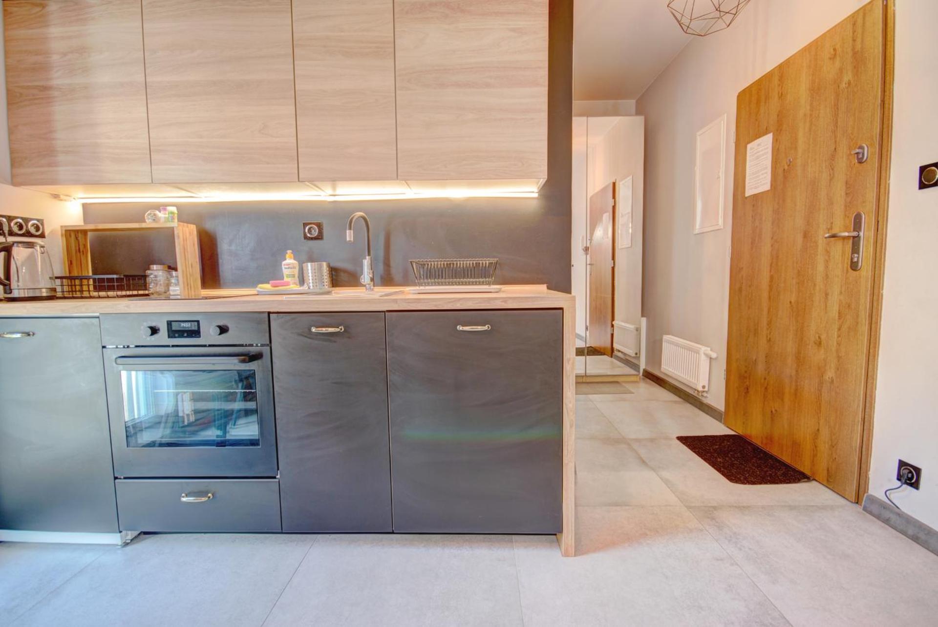 Kitchen or kitchenette