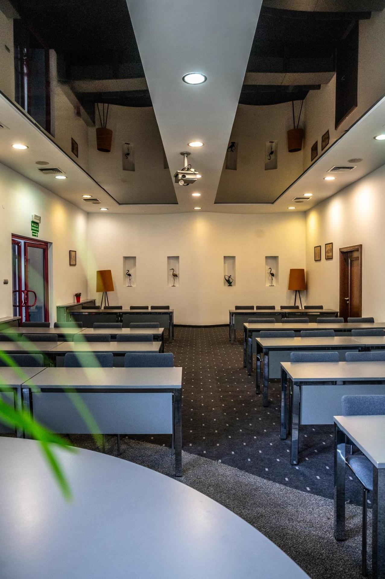 Meeting/conference room