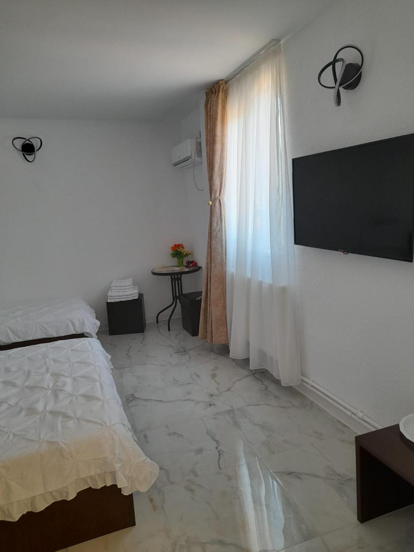 Camere de închiriat Darius 16 , 2 camere