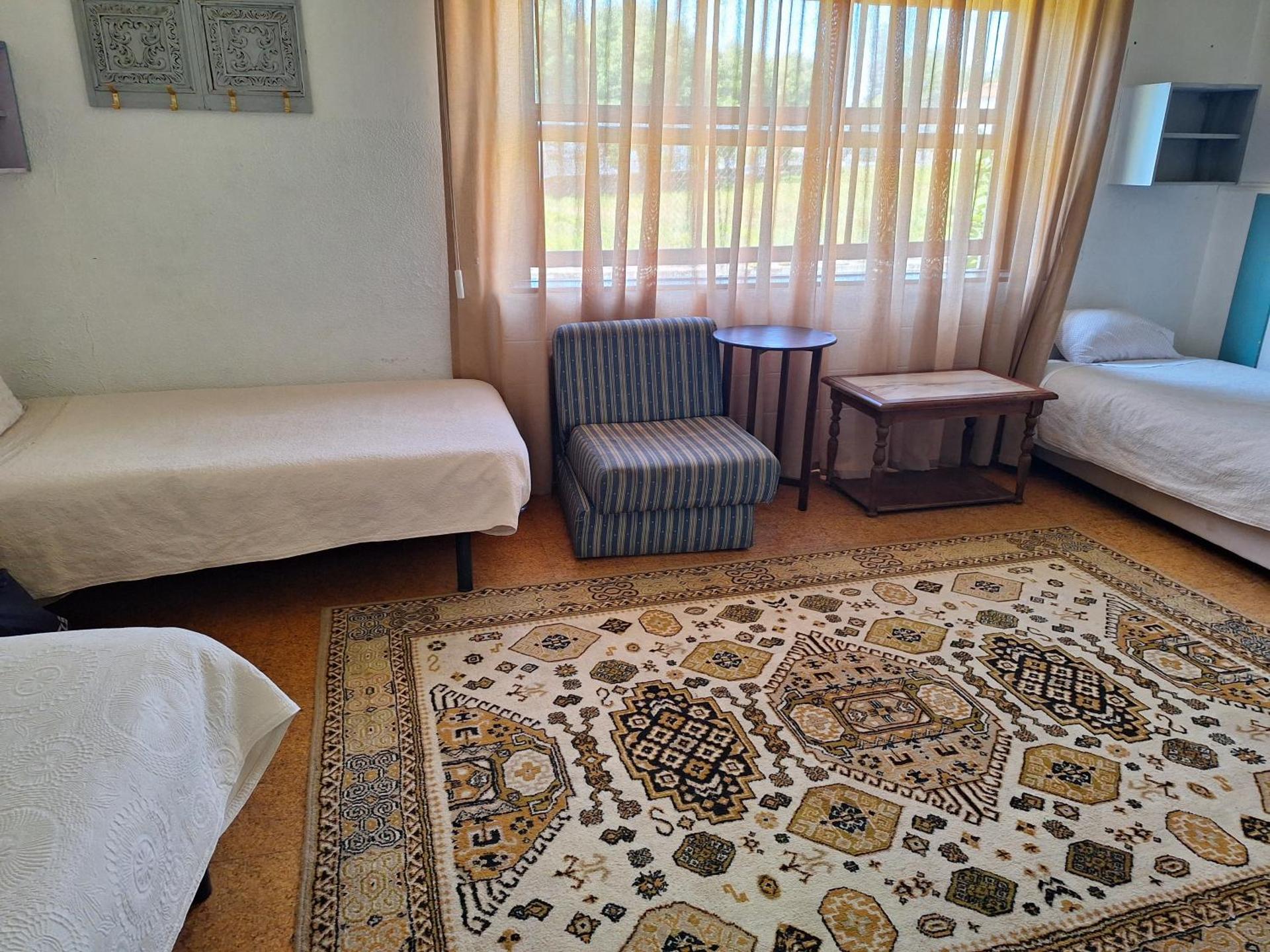 Single Bed in Mixed Dormitory Room