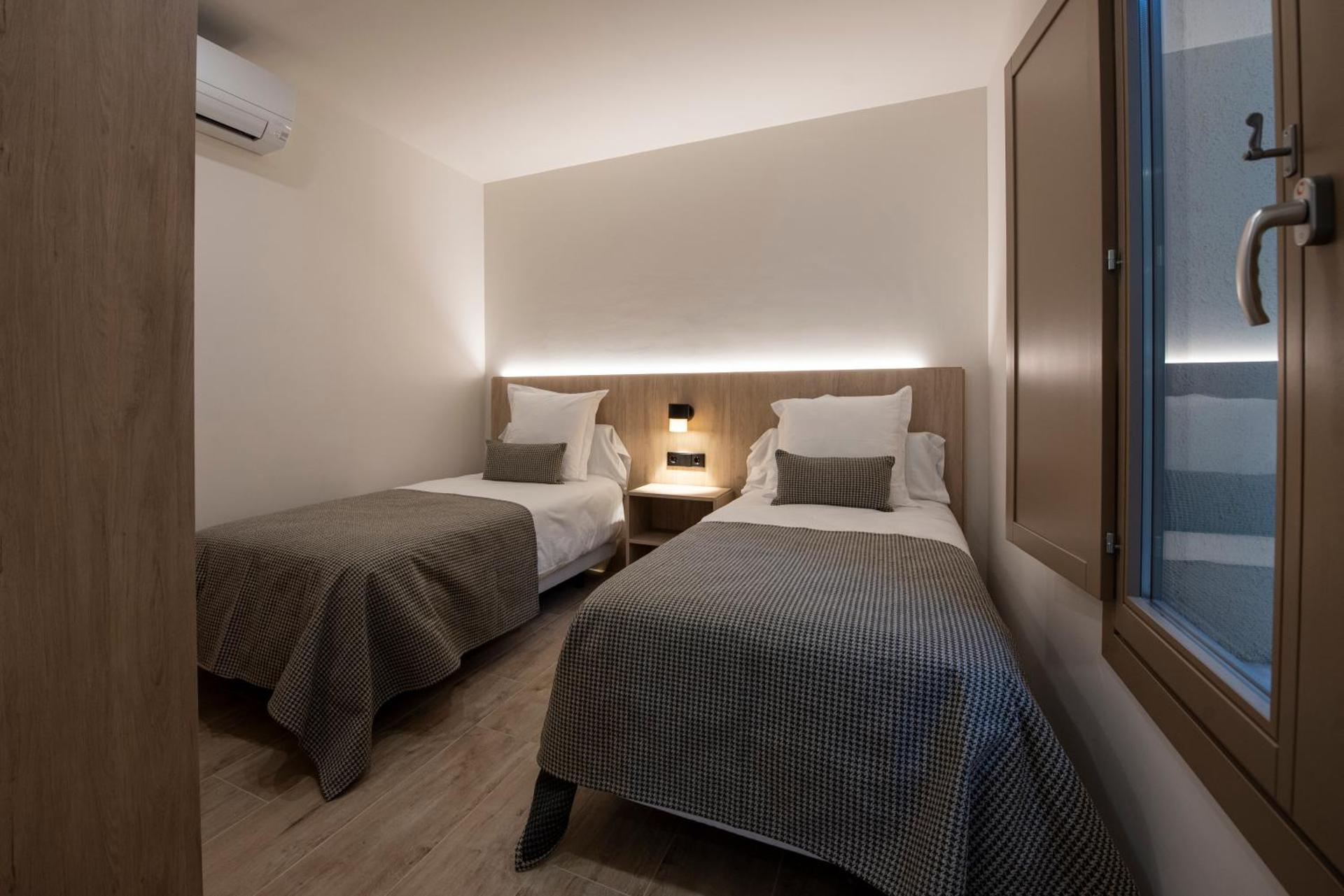 Quadruple Room in the Corral. With terrace, garden views.