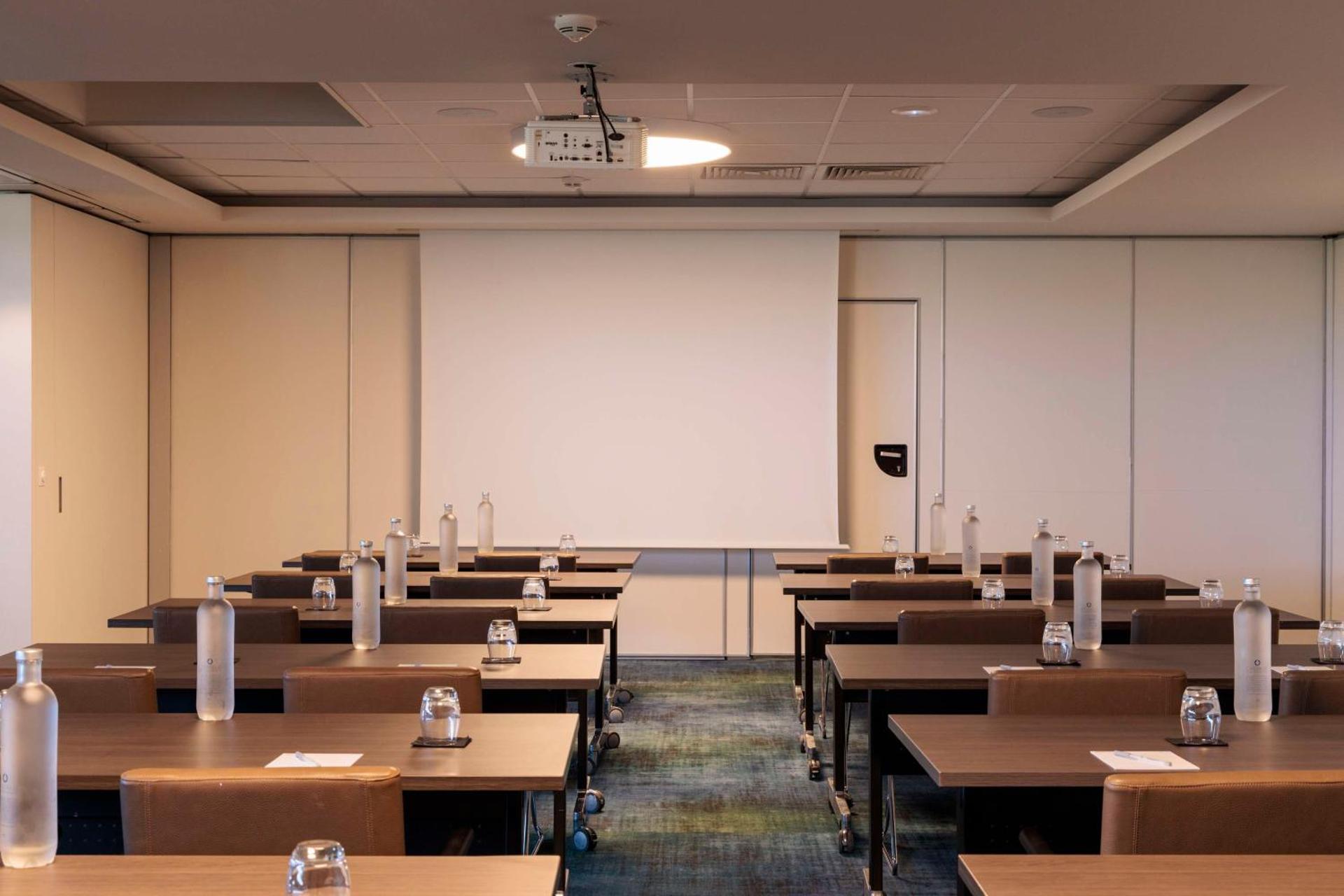 Meeting/conference room