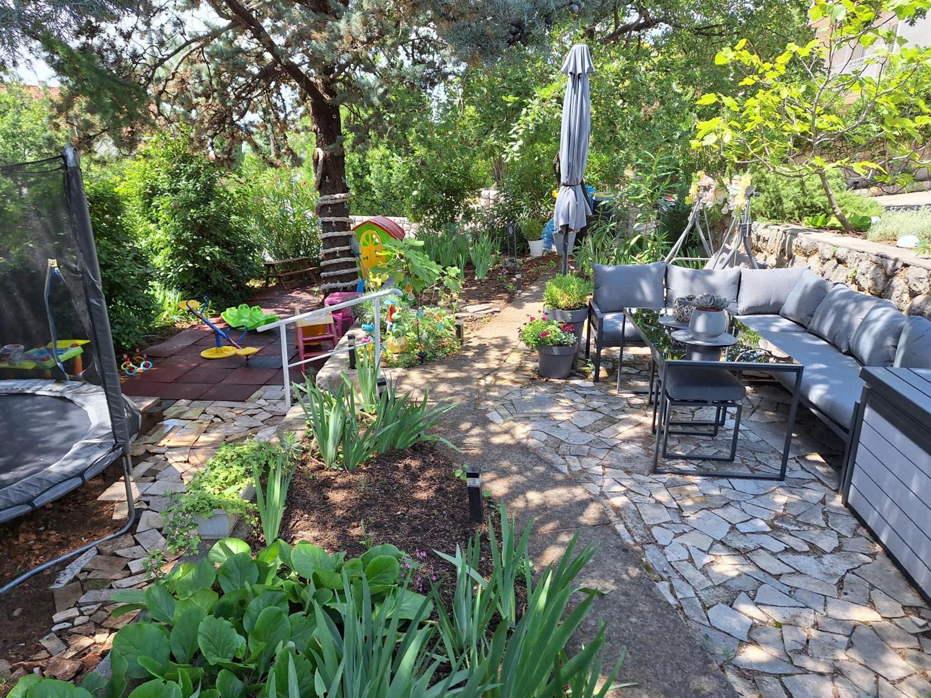 Apartment with terace